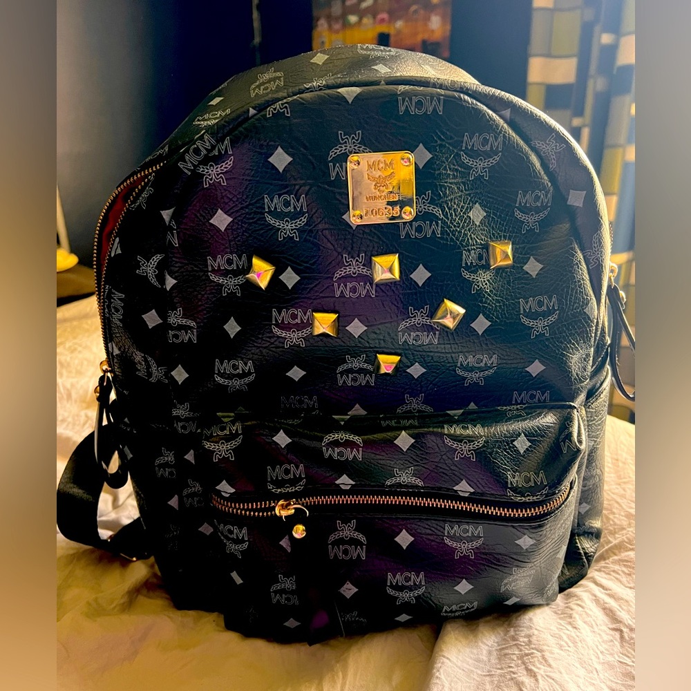MCM STARK BACKPACK WITH STUDS IN VISETOS BLACK MEDIUM SIZE